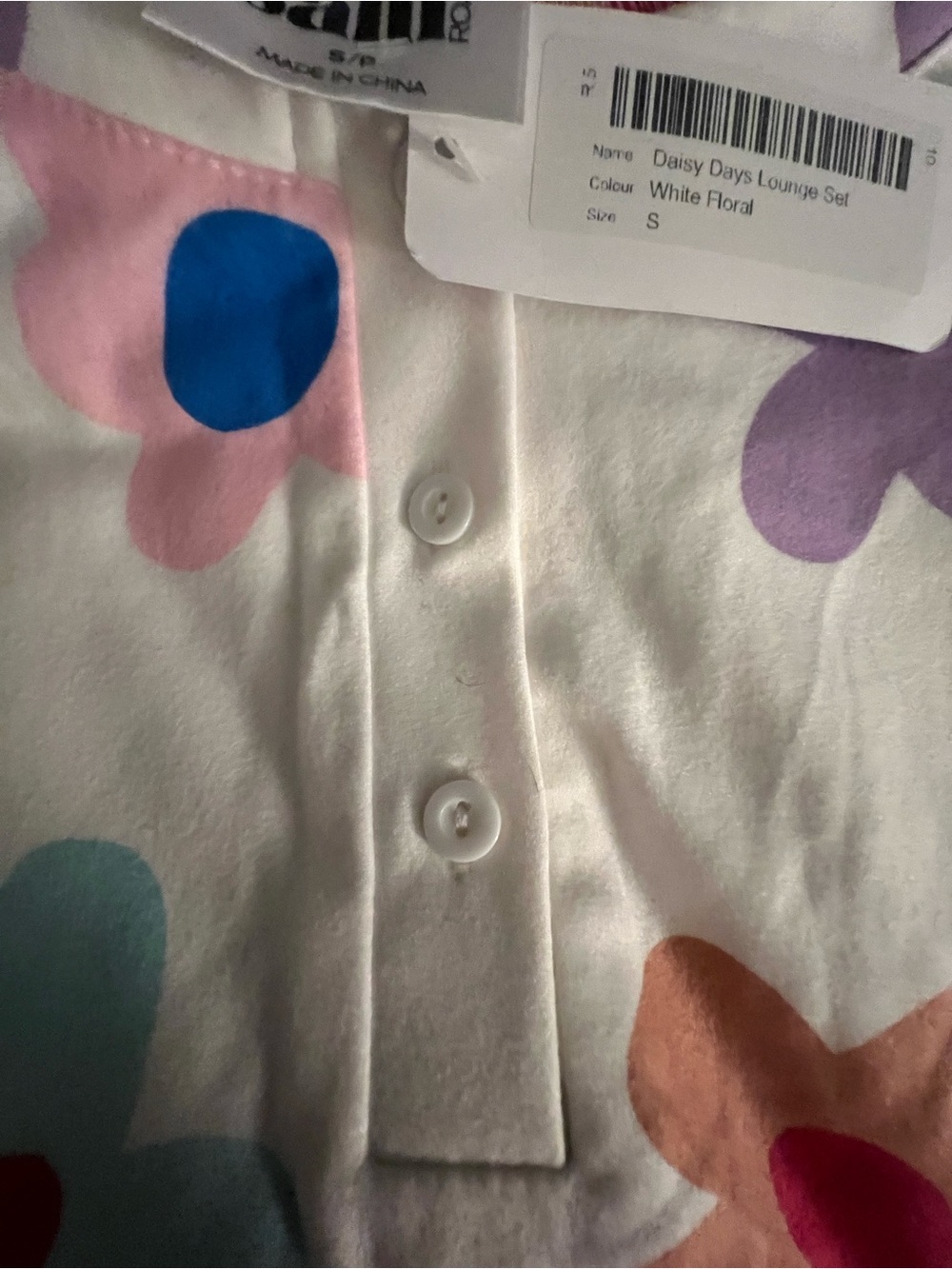 Daisy Days Lounge Set (NWT) White Floral, Size Small (includes top & shorts) - Picture 5 of 12